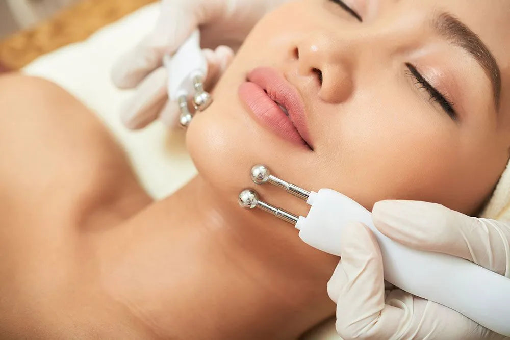 Microcurrent Facial: Harnessing Technology for Radiant and Toned Skin