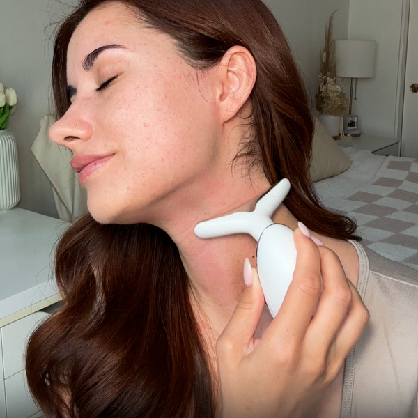 MyoGlow LED Neck Lifting & Niacinamide Serum